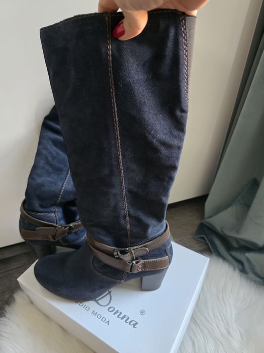 Cizme îmblănite, comode și foarte practice, cu detalii din piele maro