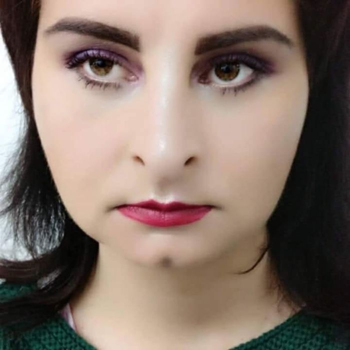 Tuns vopsit pensat aranjat păr pensat,makeup, tratament facial