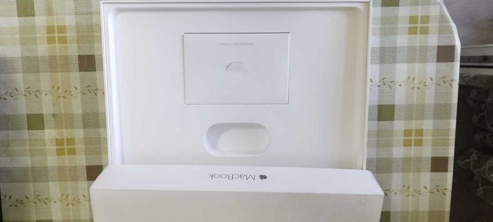 Оригинальная коробка от MacBook A1534