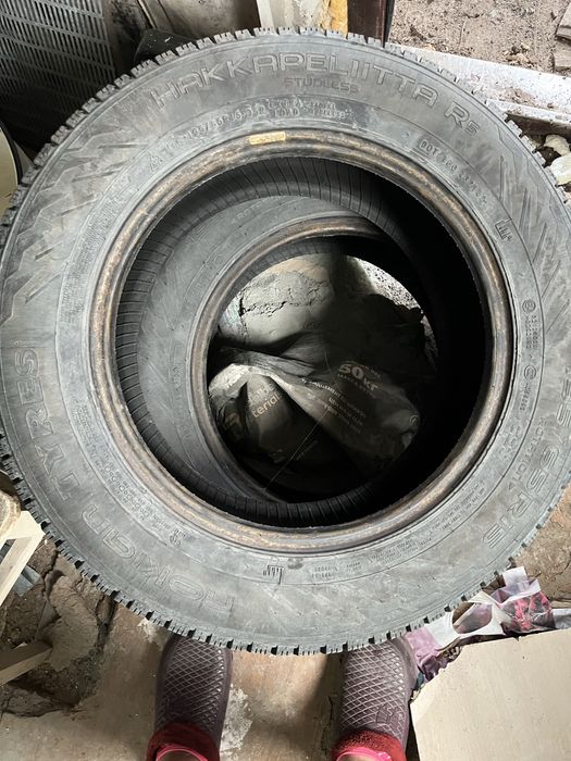 Продам шины зимние липучка