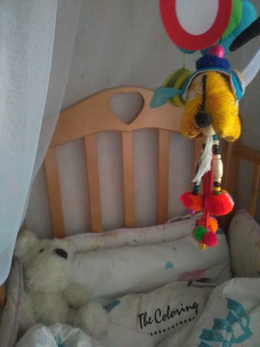 Детская кроватка деревянная