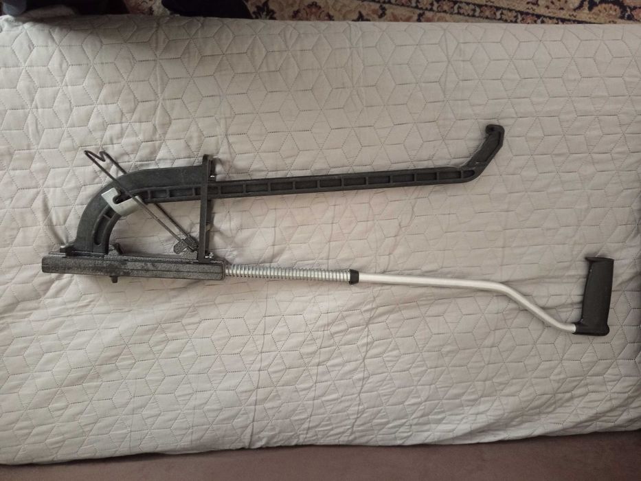 Такер за монтаж на водно подово