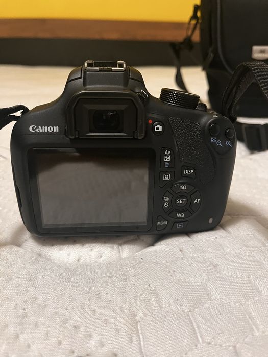 Canon 1200 D полупрофесионална камера