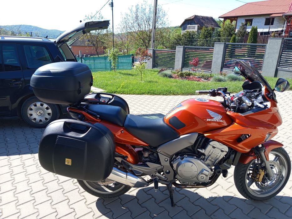 Vând Honda CBF 1000