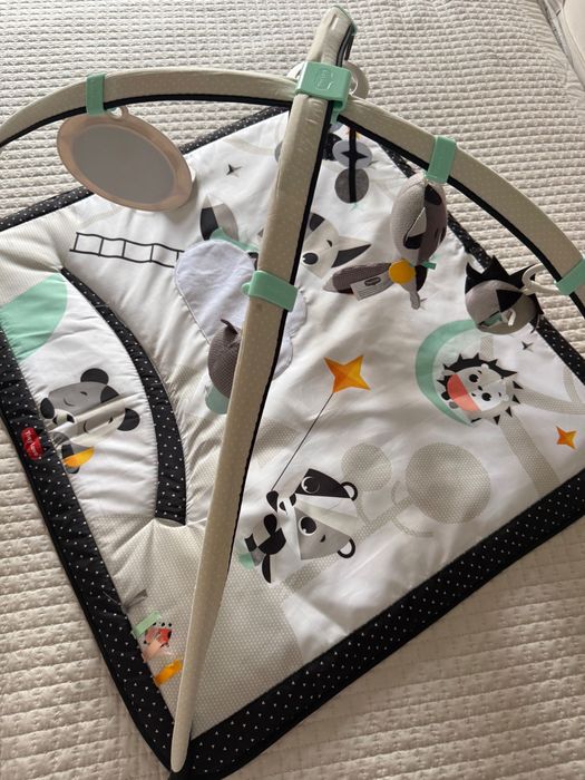 Продам развивающий игровой коврик TINY LOVE