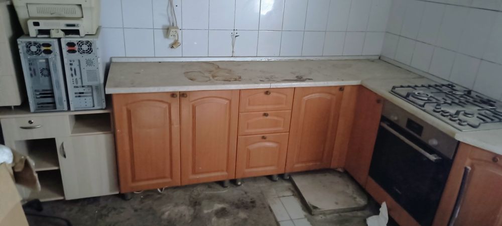 Продам кухонный гарнитур ЭКО мебель