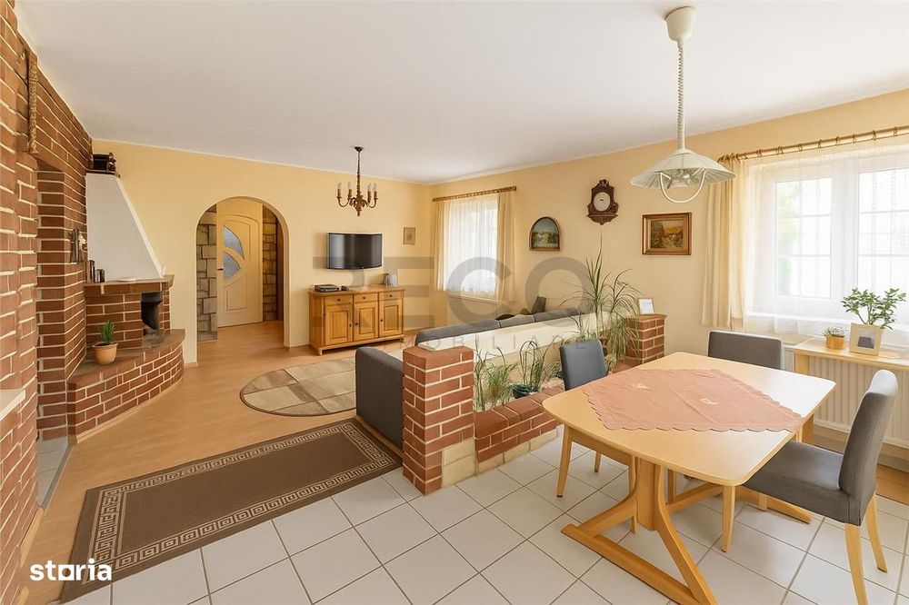 RECO Casa S+P+M cu spatiu comercial si garaj in Marghita - ideala pent