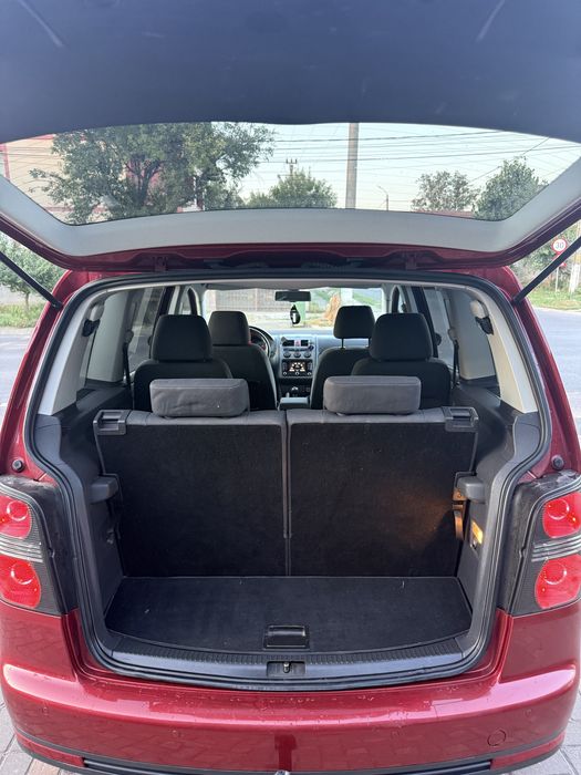 Vand volkswagen touran 7locuri