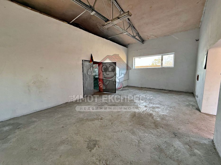 Дава се под наем Промишлена сграда в Асеновград - 388 кв.м за 765 € - Снимка #4