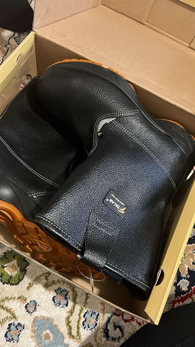 Продаётся качественная спецобувь