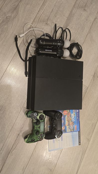 Sony PS4 1TB. С 2 бр. dual shock контролера и 2 бр.  motion контролера