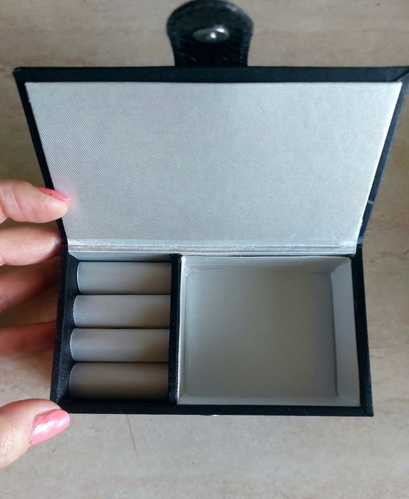 2 casete de bijuterii saten negru 7x13 cm noi