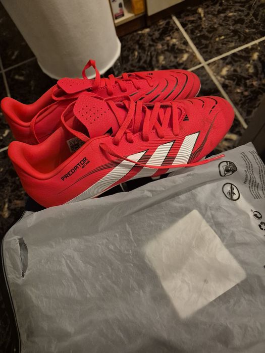 Vand/Schimb ghete fotbal Adidas