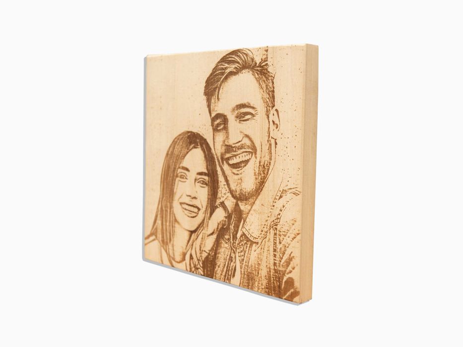 Гравирана снимка върху дърво  20х20см, Подарък за Рожден ден, Имен Ден