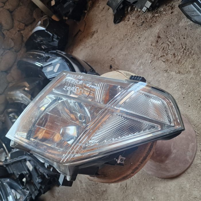 Nissan Navara xenon 2004-2010 ляв фар