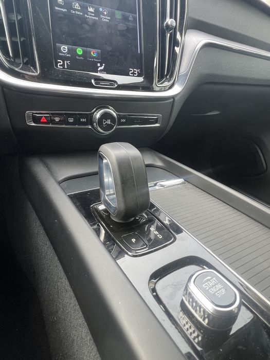 Volvo V60   B4 ,2.0 Mild Hybrid 197cp