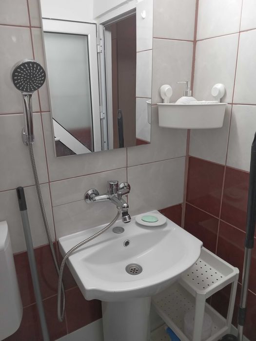 Proprietar inchiriez garsoniera cf.2 -  Zona B-dul Unirii- Zepter