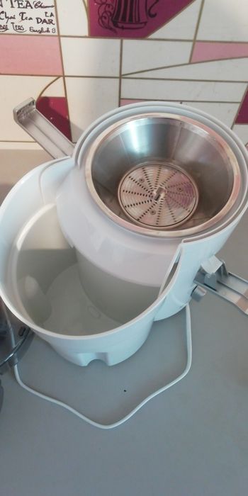 Продам соковыжемалку