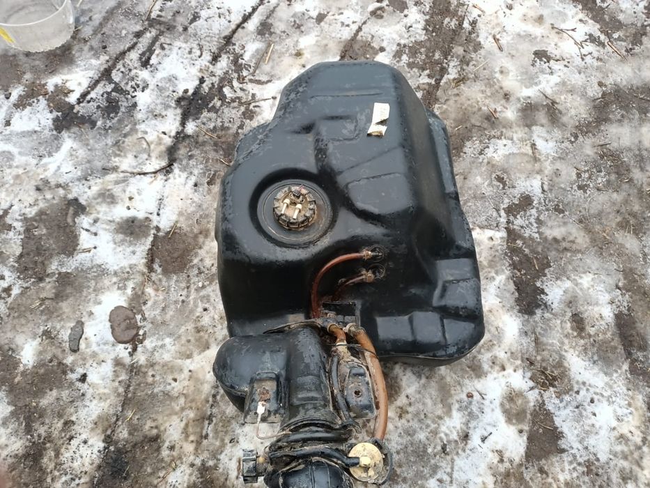 Бензобак пассат 50000