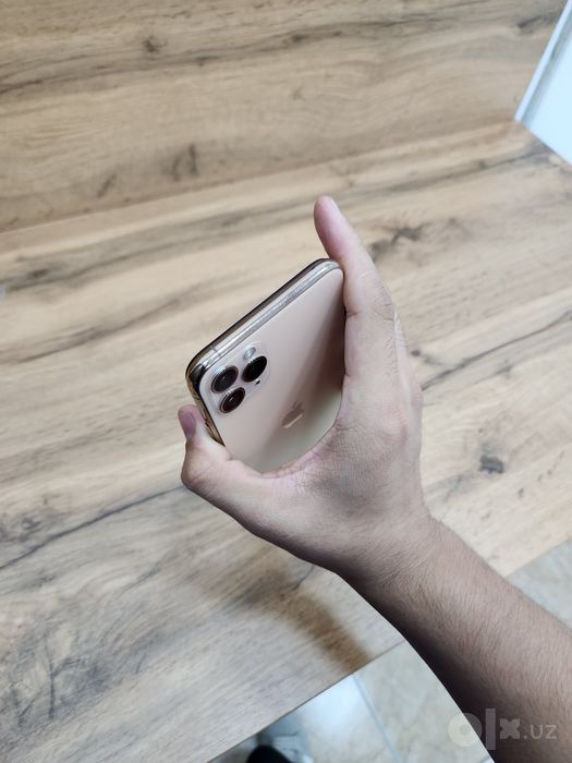 iPhone 11 pro max GOLD