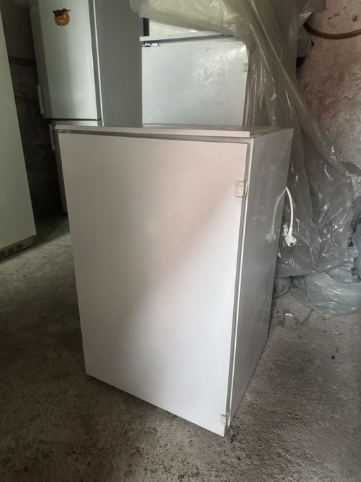 Frigider cu Congelator marca Germană  450 lei Ofer Transport Gratuit