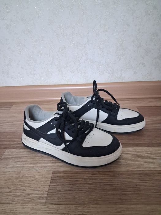 Продам кроссовки