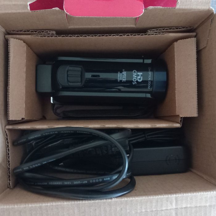 Камера Canon LEGRIA HF R606
