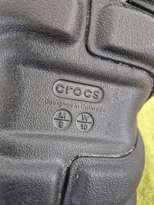 Vând ghetuțe Crocs noi