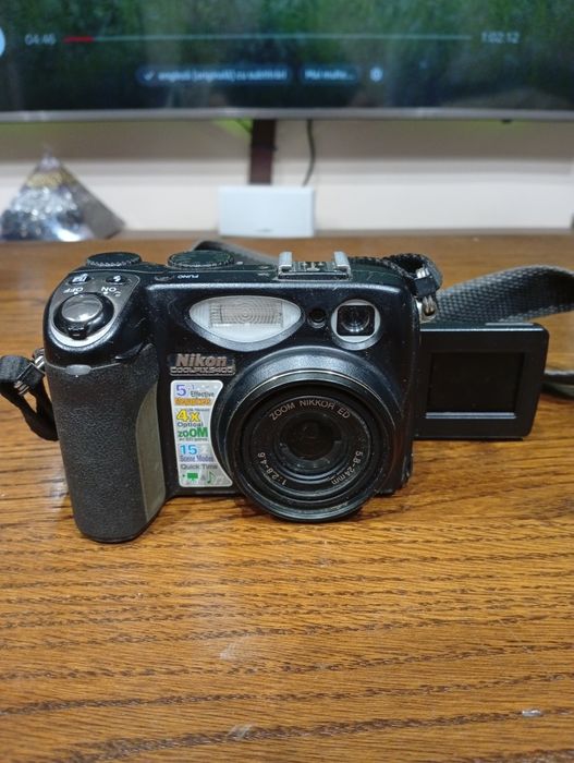 Aparat foto Nikon Coolpix 5400,acumulator și snur