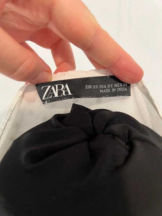 Bluza zara alba dantelata cu volanase