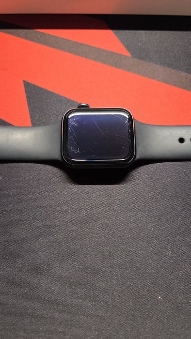 Продам Apple Watch SE 2 40mm