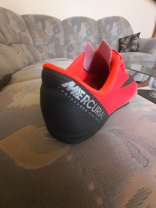 adidasi de sala nike