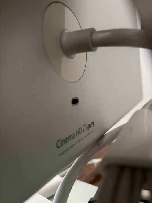 Apple Cinema Display 23"