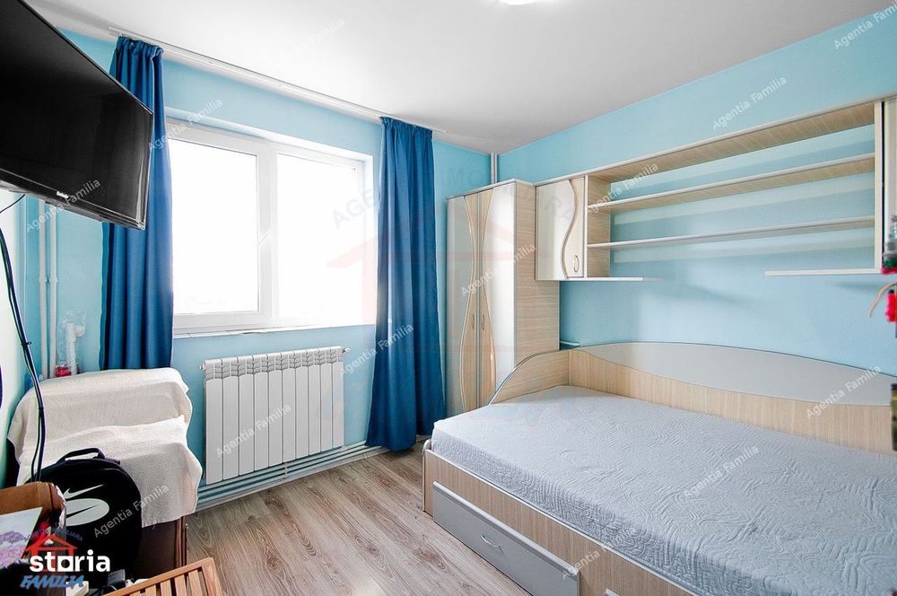 Apartament 2 camere decomandate, Micro 19 etaj 7/10, vedere panoramică