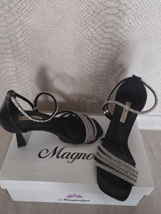 Босоножки женские