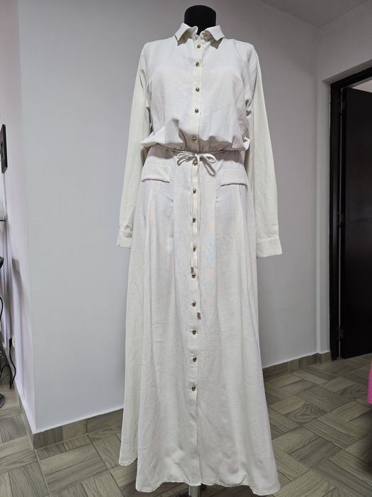 Rochie materiale naturale in si bumbac, inchidere cu nasturi, modelul cu cordon  in talie