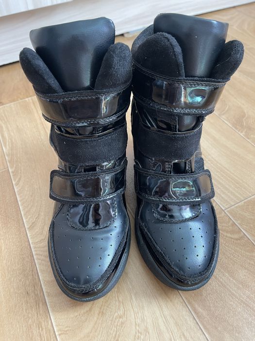 Женская обувь