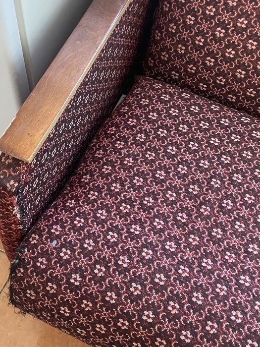 Отдам БЕСПЛАТНО! диван б/у, полностью функциональный