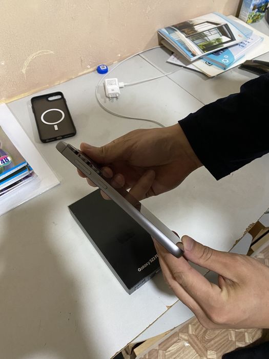 Samsung S23 FE 8/128