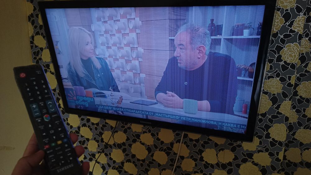 Продавам телевизор Samsung 40  инча