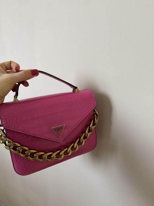 Оригинлана чанта Guess