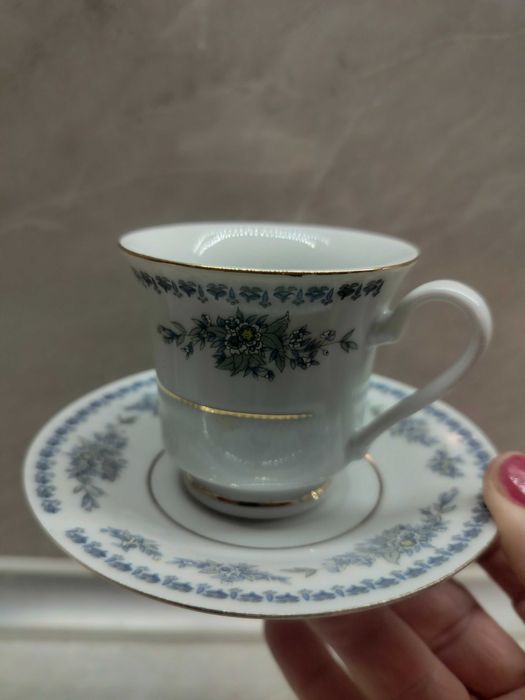 Сервиз за кафе с цветни мотиви