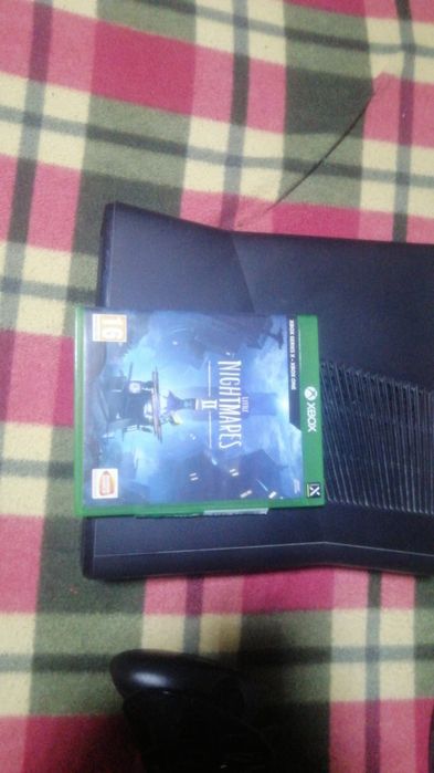 Продам Xbox 360 S (модель 1439) Кинект.