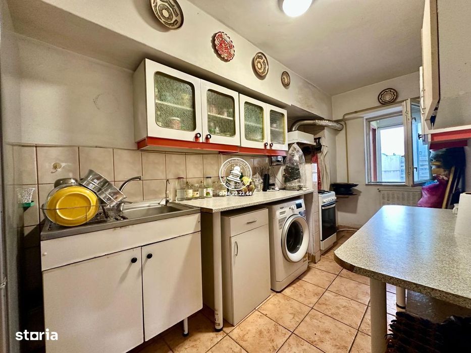 Apartament 4 camere  de vanzare  Centru,