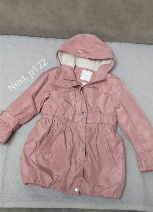 Продам одежду на девочку, куртки