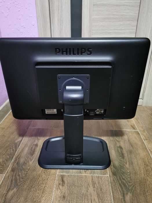 Монитор Philips 222EL