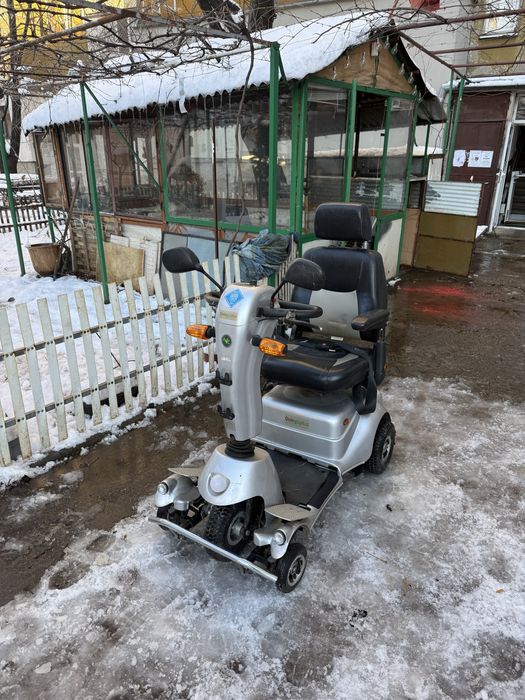 Инвалидна електрическа количка