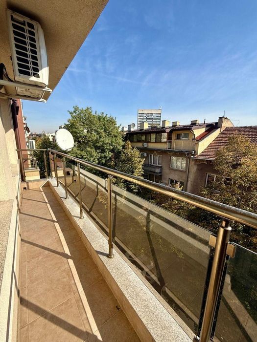 Дава се под наем Двустаен апартамент в София, Център - 65 кв.м за 700 € - Снимка #9