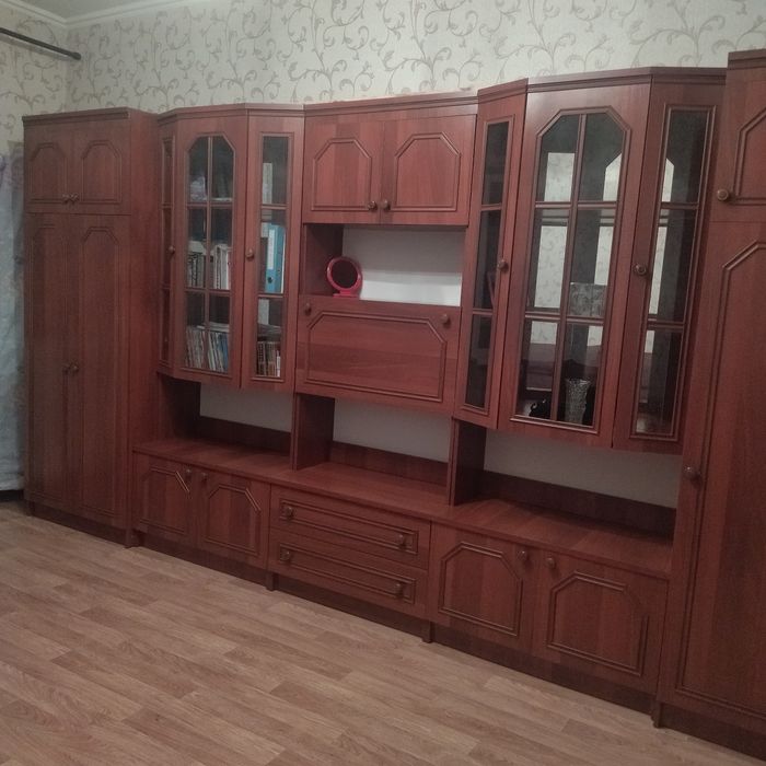 Продам стенку. В Хорошем состоянии.