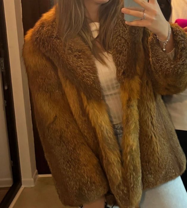 Haină de blană de vulpe.(Red Fox)